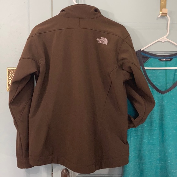 North Face Jacket and 2 tees M - Picture 3 of 5